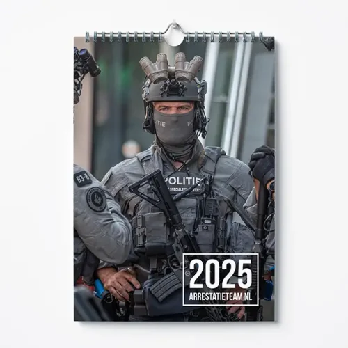 arrestatieteam-kalender-2025-dsi-politie-nl arrestatieteam nl kalender 2025 dsi politie marsof scheurkalender a4 arrestatieteamnieuws
